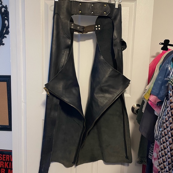Vintage adjustable black leather chaps - Picture 4 of 4